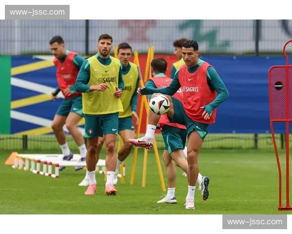 葡萄牙高原适应性备战启动 马丁内斯模拟墨西哥城赛场环境